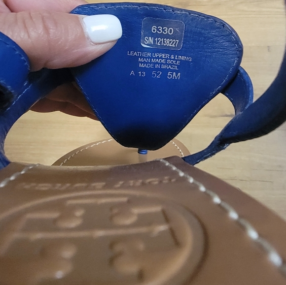 Tory Burch Casey Wedge Thong-Maison Leather Sandals - Picture 3 of 12